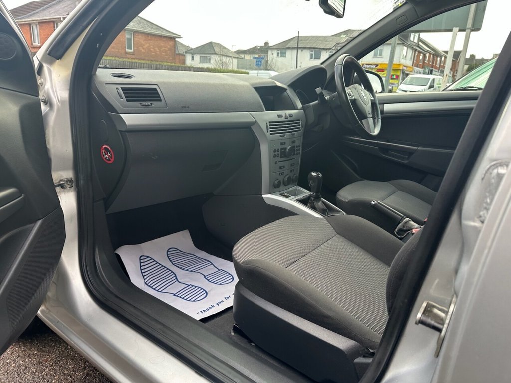 Used Vauxhall Astra 2010 for sale - 77038018: Photo 31