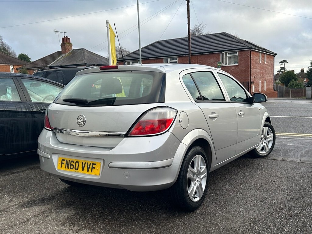 Used Vauxhall Astra 2010 for sale - 77038018: Photo 5