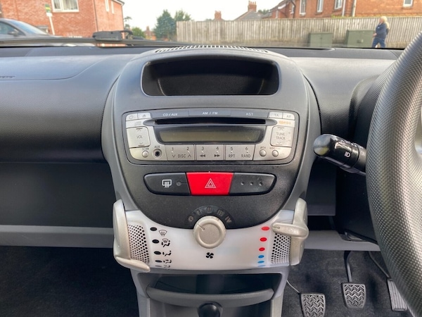 Used Peugeot 107 2010 for sale - 75801418: Photo 15