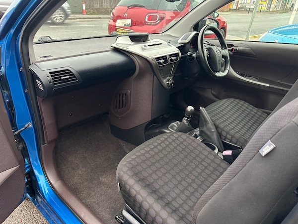 Used Toyota IQ 2010 for sale - 76163364: Photo 19