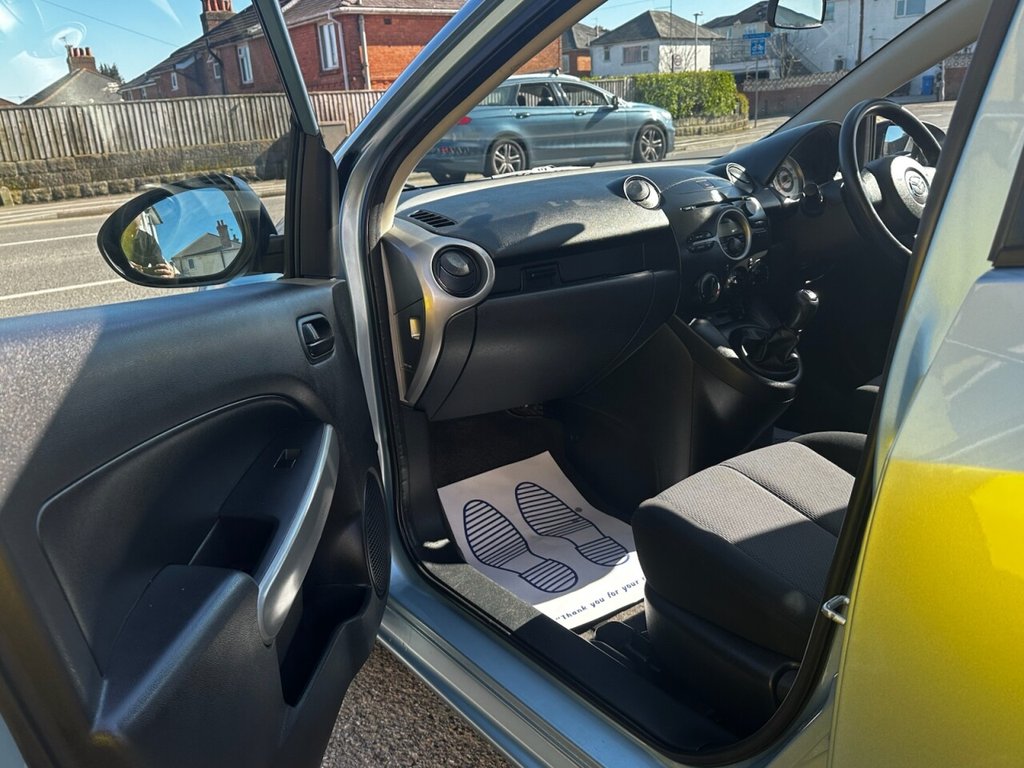 Used Mazda Mazda2 2010 for sale - 77952894: Photo 7