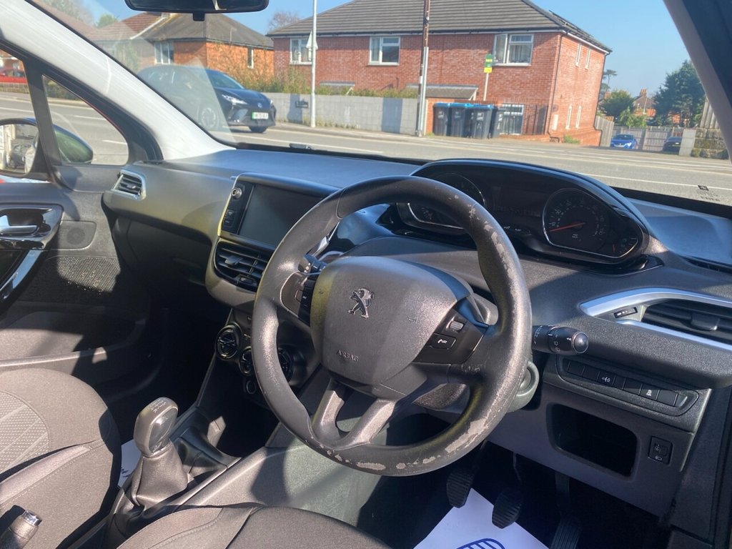 Used Peugeot 208 2014 for sale - 77748765: Photo 13