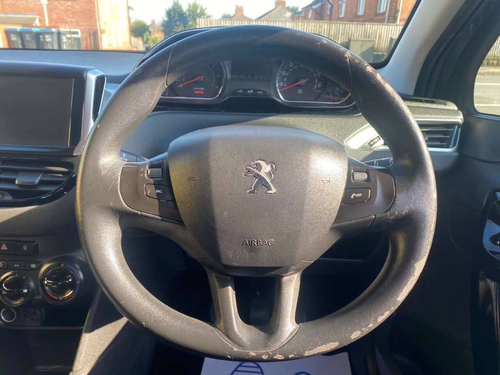 Used Peugeot 208 2014 for sale - 77748765: Photo 24