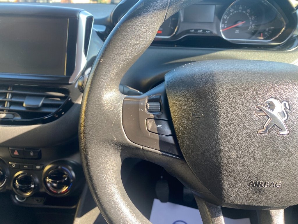 Used Peugeot 208 2014 for sale - 77748765: Photo 25