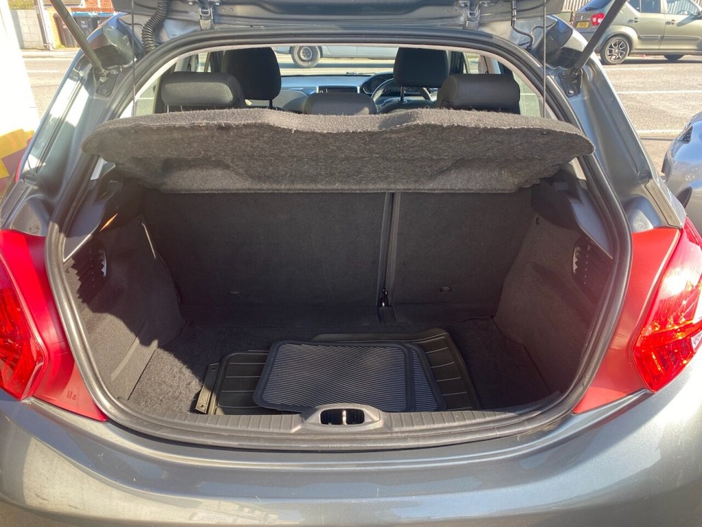 Used Peugeot 208 2014 for sale - 77748765: Photo 27