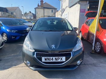 Used Peugeot 208 2014 for sale - 77748765: Photo