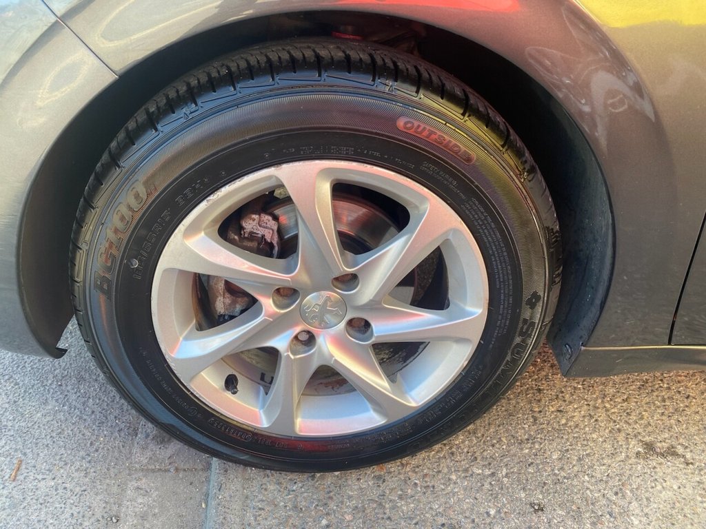 Used Peugeot 208 2014 for sale - 77748765: Photo 31