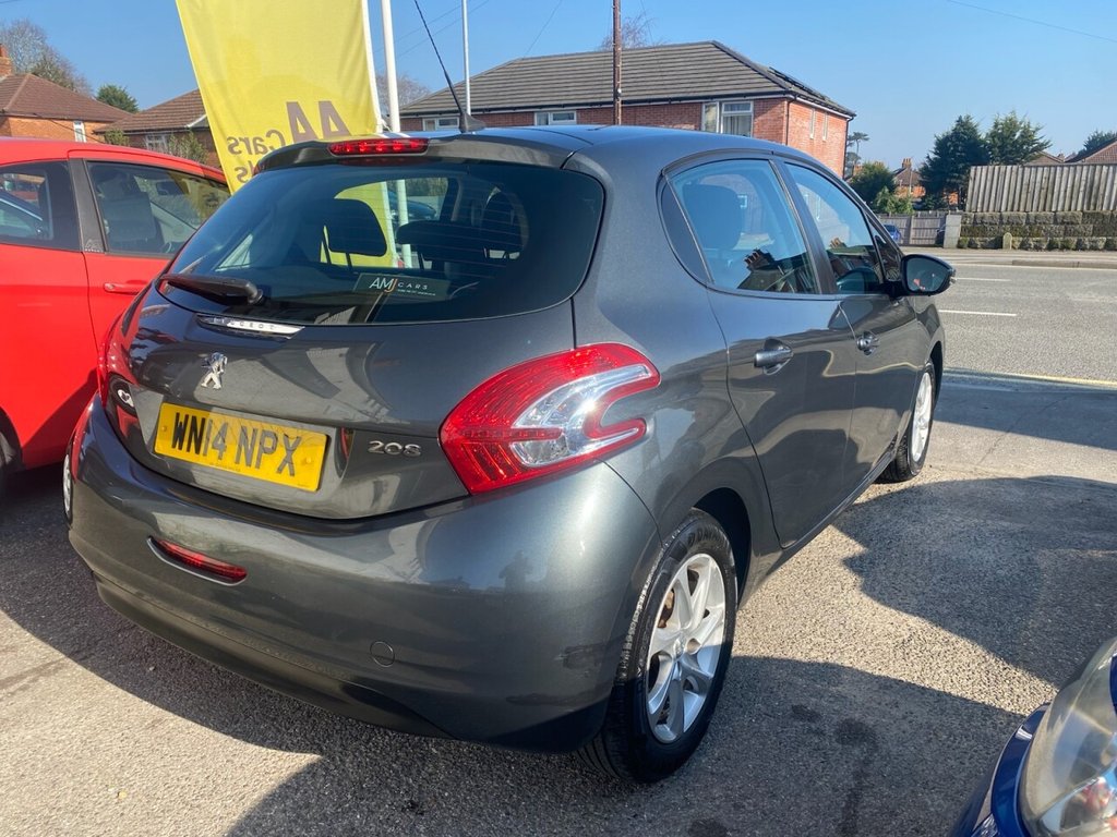 Used Peugeot 208 2014 for sale - 77748765: Photo 4