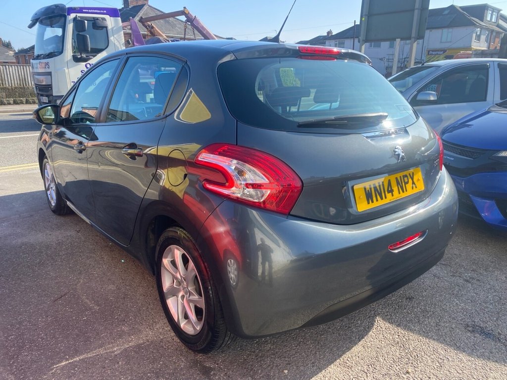 Used Peugeot 208 2014 for sale - 77748765: Photo 6