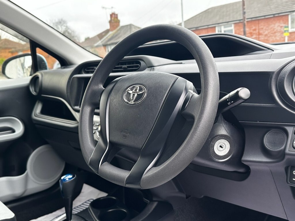 Used Toyota Aqua 2012 for sale - 77669003: Photo 10