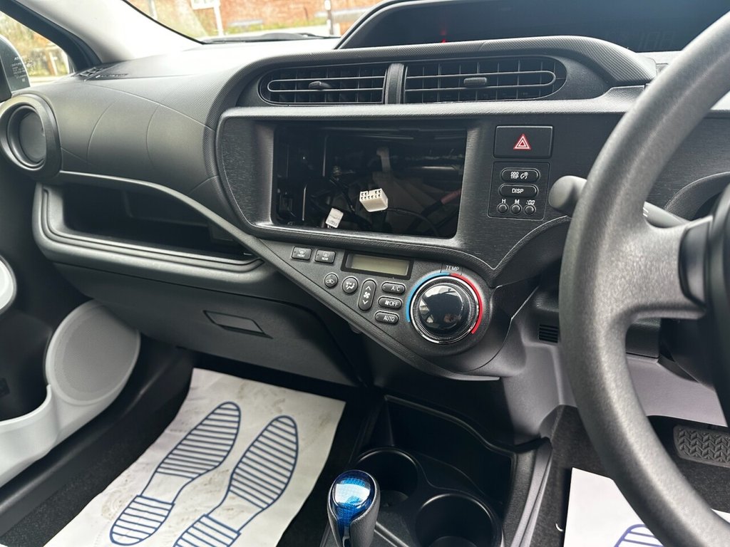 Used Toyota Aqua 2012 for sale - 77669003: Photo 13