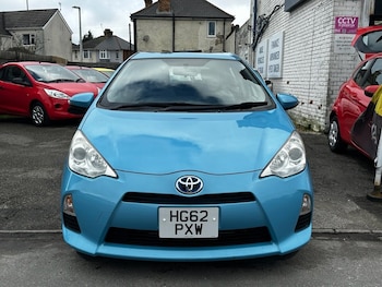 Used Toyota Aqua 2012 for sale - 77669003: Photo