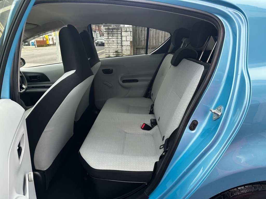 Used Toyota Aqua 2012 for sale - 77669003: Photo 30