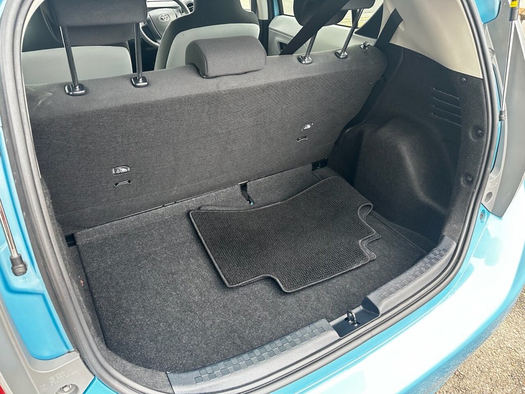 Used Toyota Aqua 2012 for sale - 77669003: Photo 33