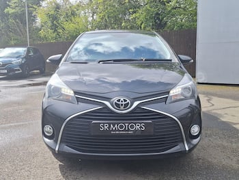 Used Toyota Yaris 2015 for sale - 79795586: Photo