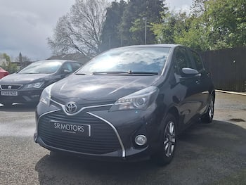 Used Toyota Yaris 2015 for sale - 79795586: Photo