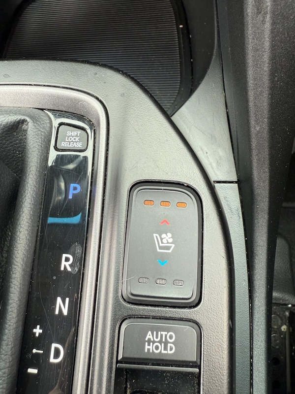 Used Hyundai Santa Fe 2015 for sale - 75621206: Photo 21