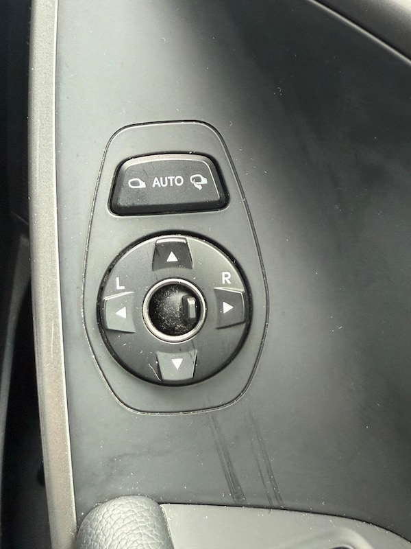 Used Hyundai Santa Fe 2015 for sale - 75621206: Photo 31