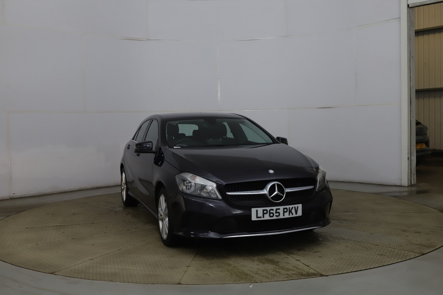 Used Mercedes-Benz A-Class 2015 for sale - 77225242: Photo 2