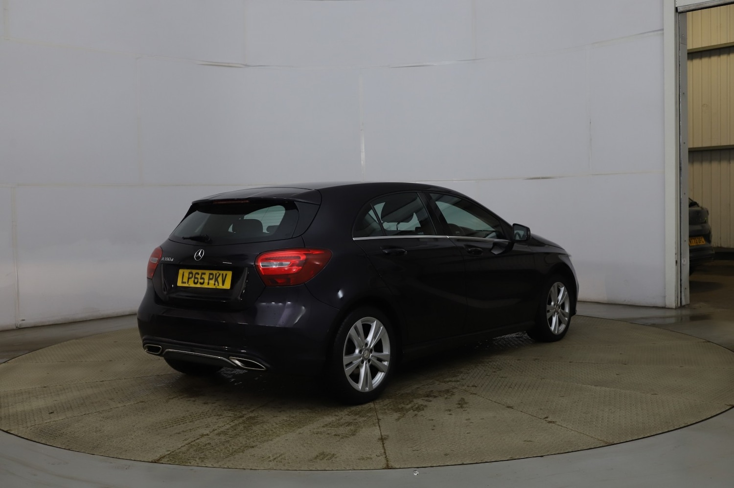 Used Mercedes-Benz A-Class 2015 for sale - 77225242: Photo 4
