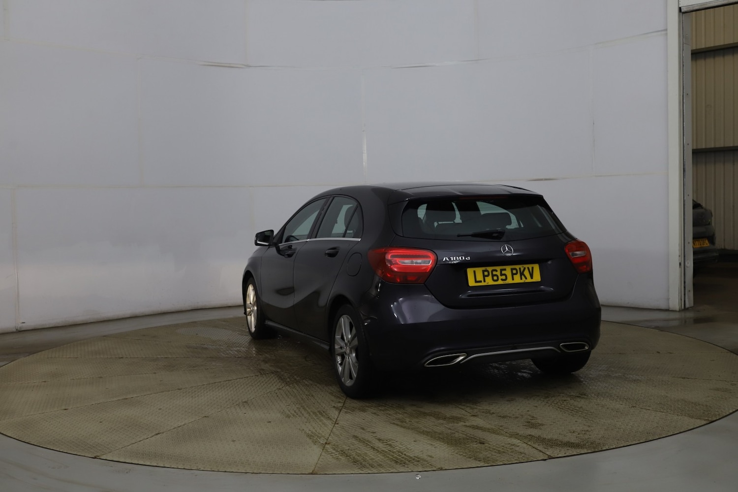 Used Mercedes-Benz A-Class 2015 for sale - 77225242: Photo 5