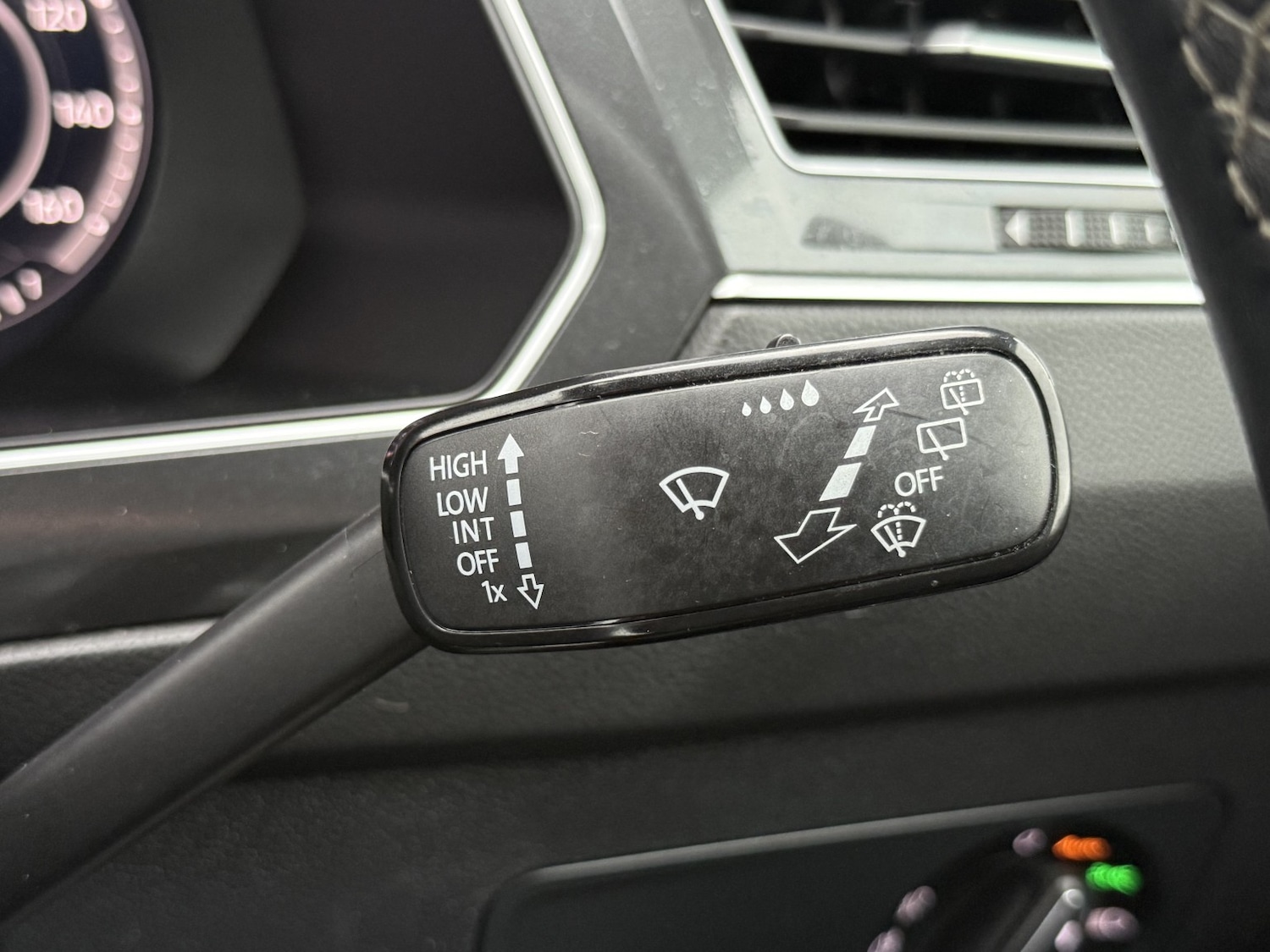 Used Volkswagen Tiguan 2018 for sale - 77609997: Photo 28