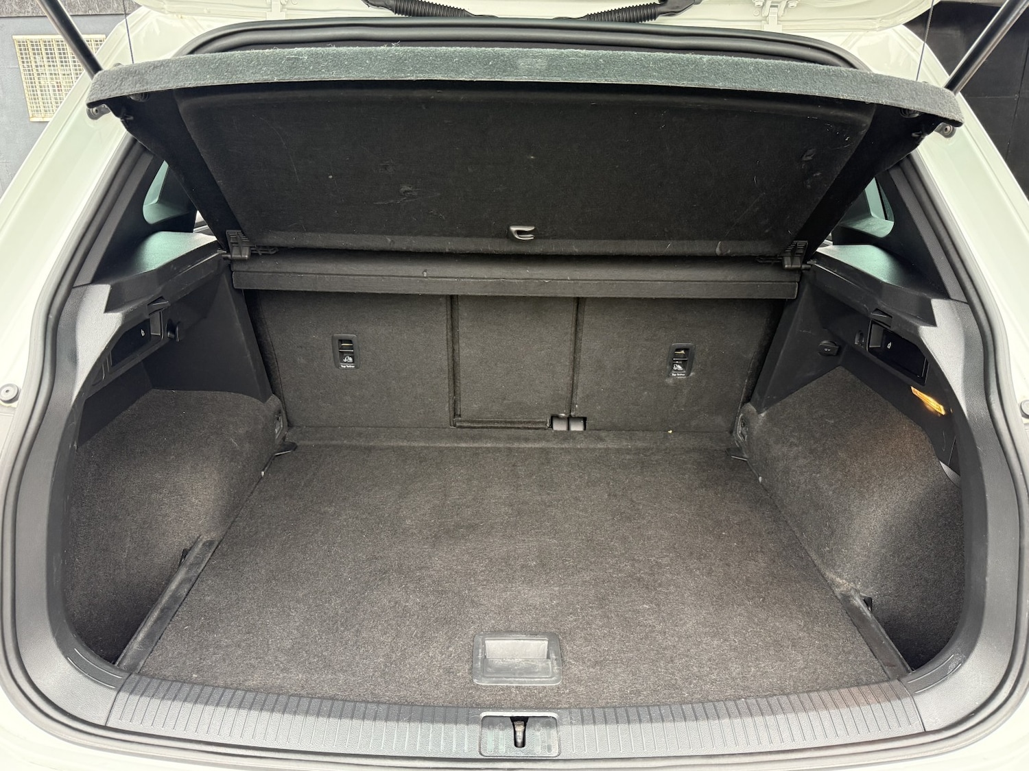 Used Volkswagen Tiguan 2018 for sale - 77609997: Photo 42