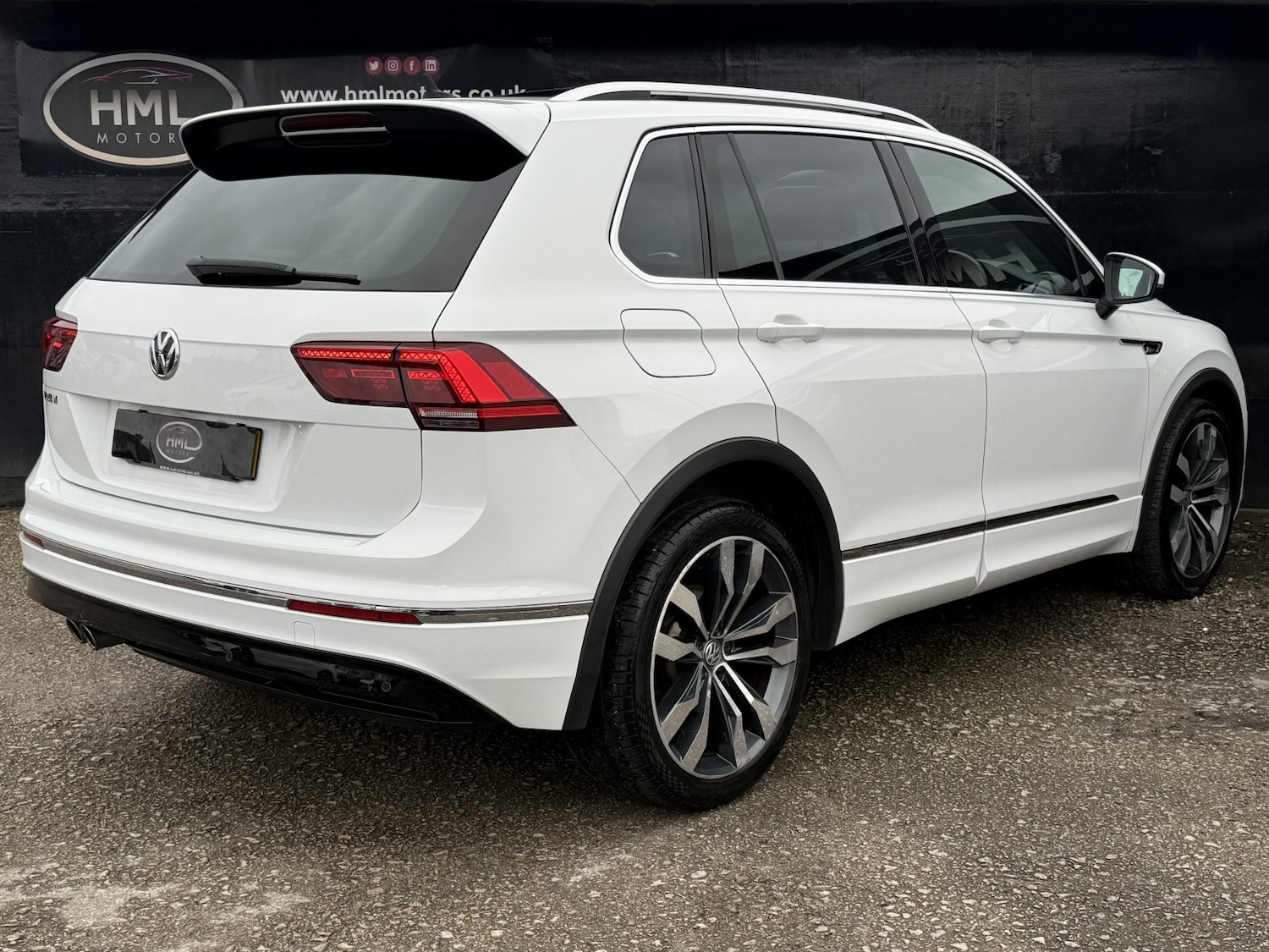 Used Volkswagen Tiguan 2018 for sale - 77609997: Photo 8