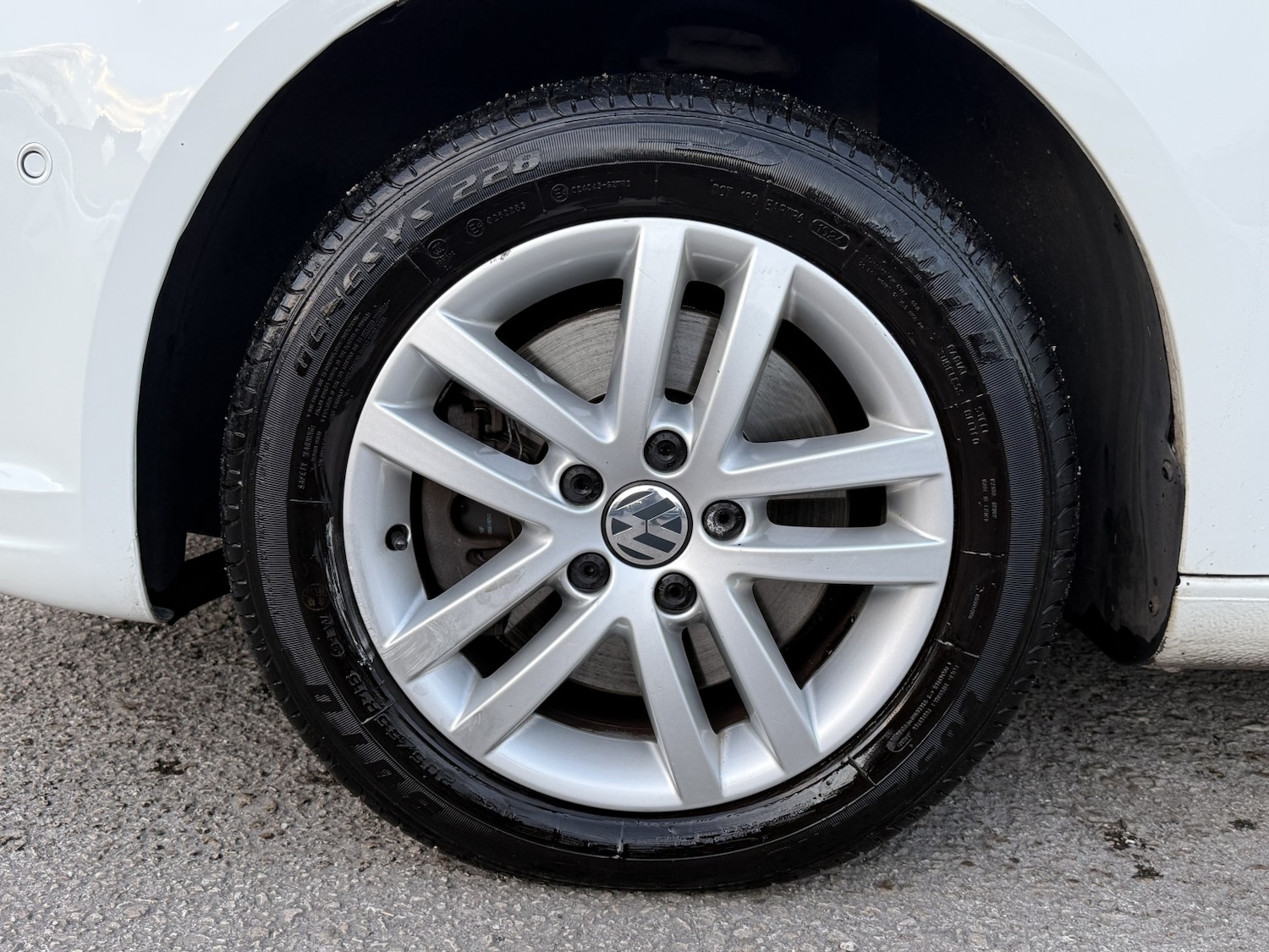 Used Volkswagen Touran 2015 for sale - 76387292: Photo 14