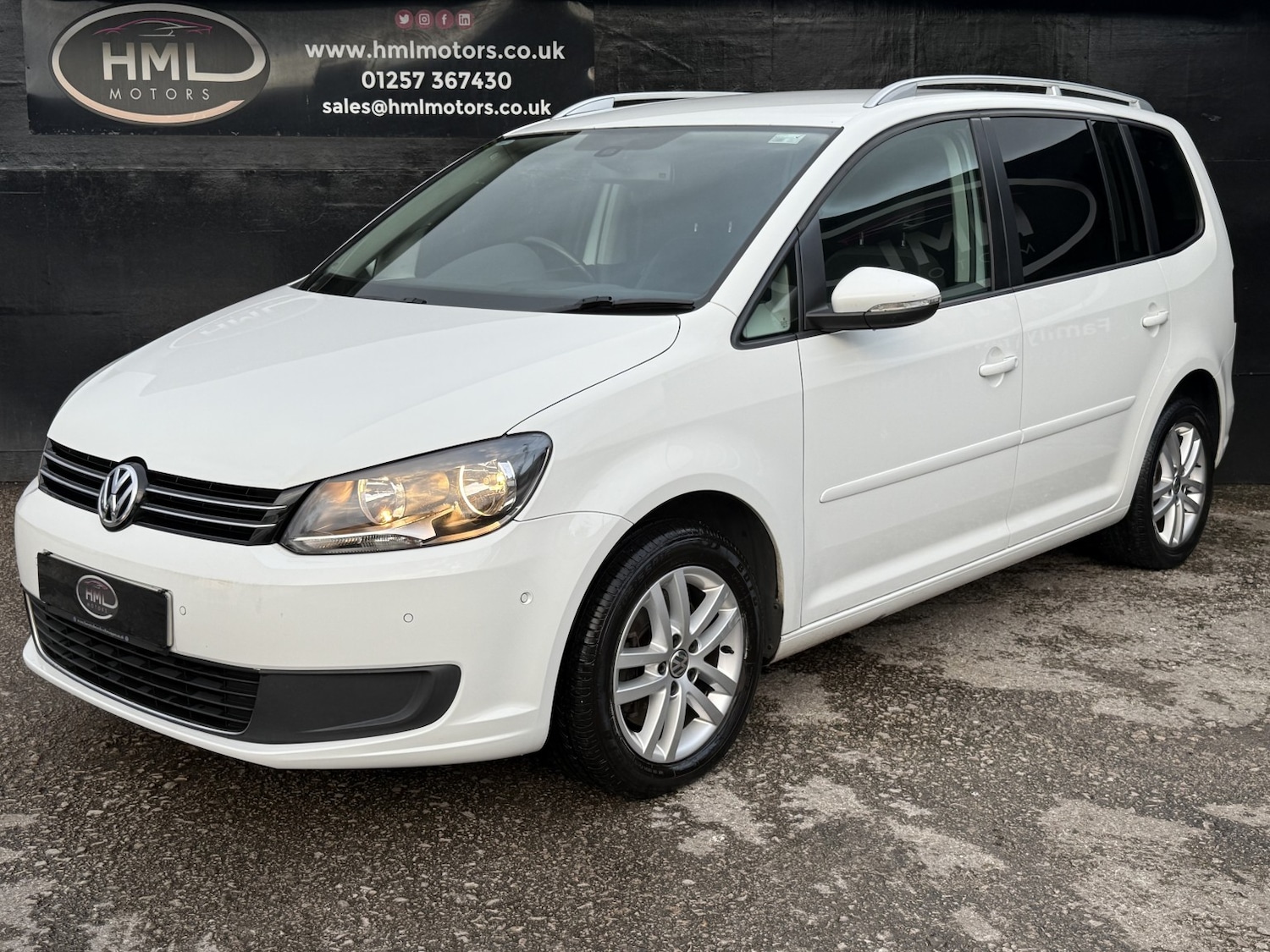 Used Volkswagen Touran 2015 for sale - 76387292: Photo 2