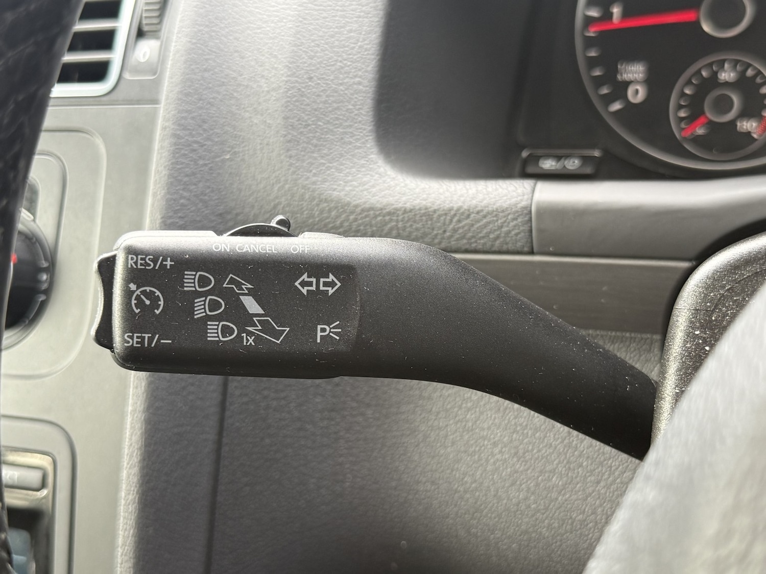 Used Volkswagen Touran 2015 for sale - 76387292: Photo 24