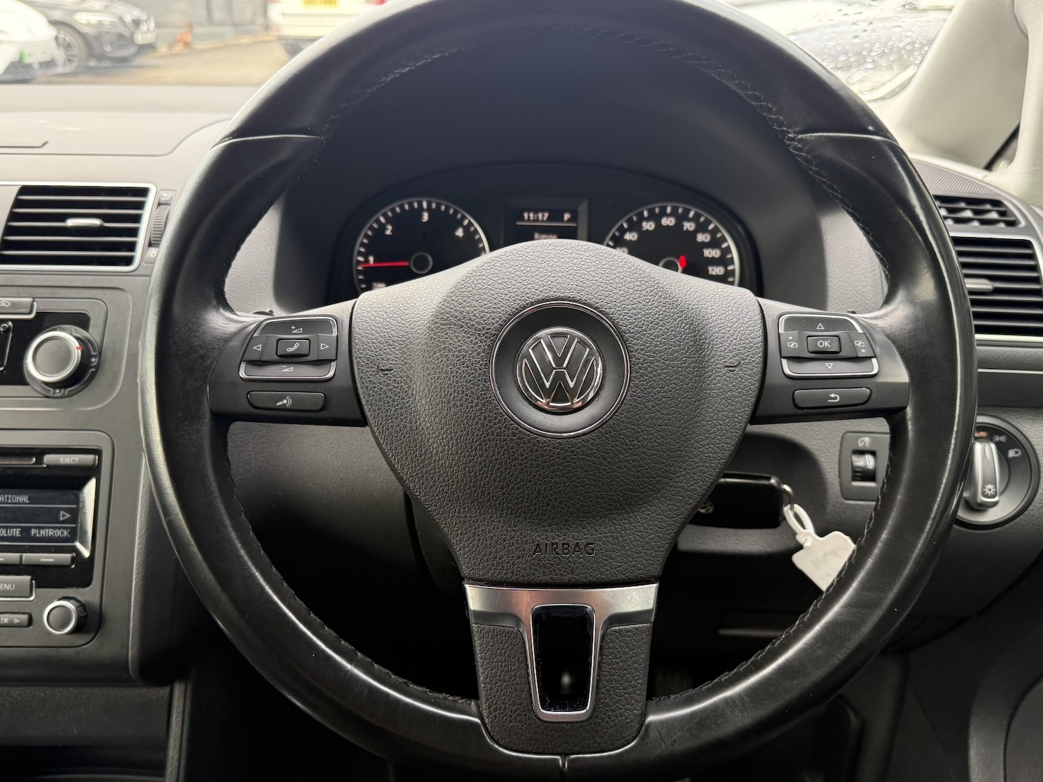 Used Volkswagen Touran 2015 for sale - 76387292: Photo 28