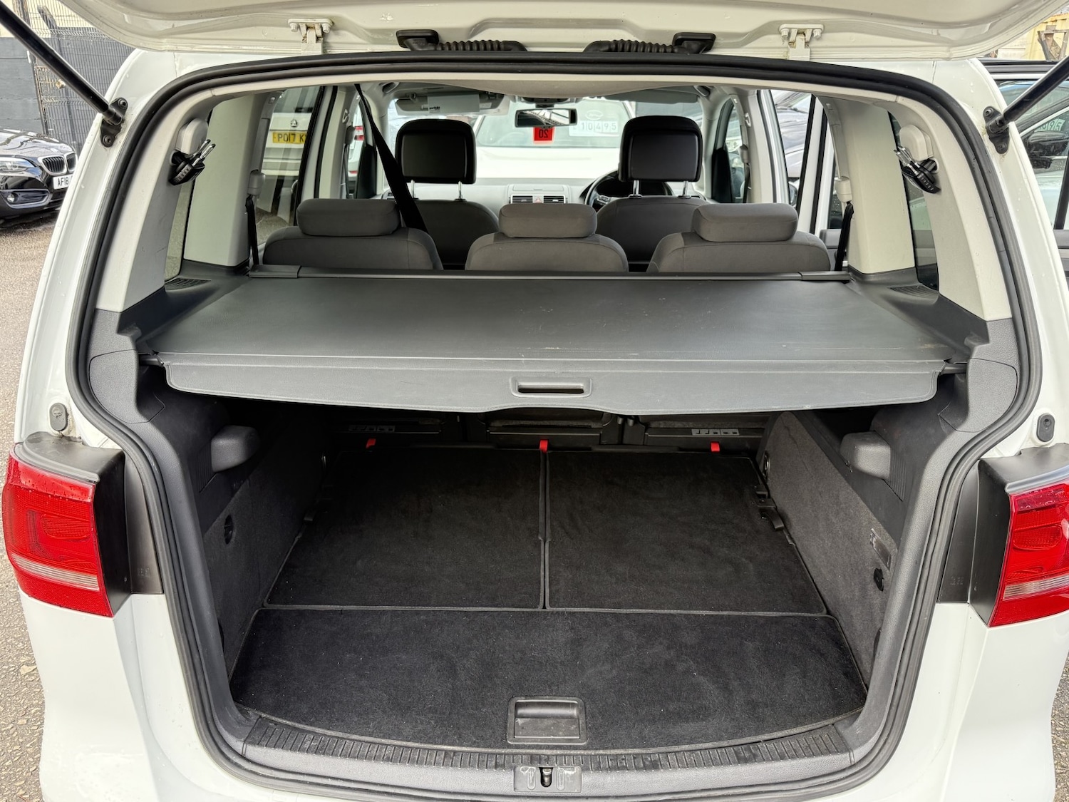 Used Volkswagen Touran 2015 for sale - 76387292: Photo 40