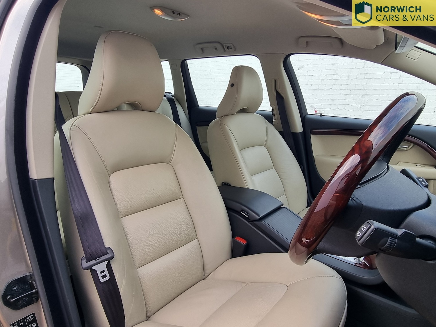 Used Volvo V70 2008 for sale - 76772645: Photo 14