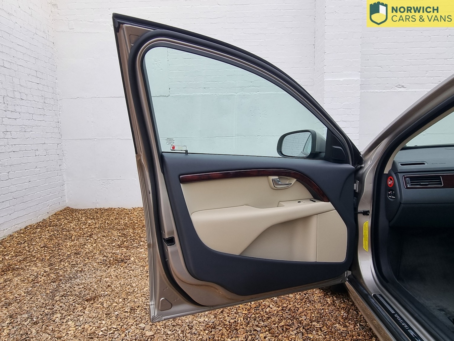 Used Volvo V70 2008 for sale - 76772645: Photo 16