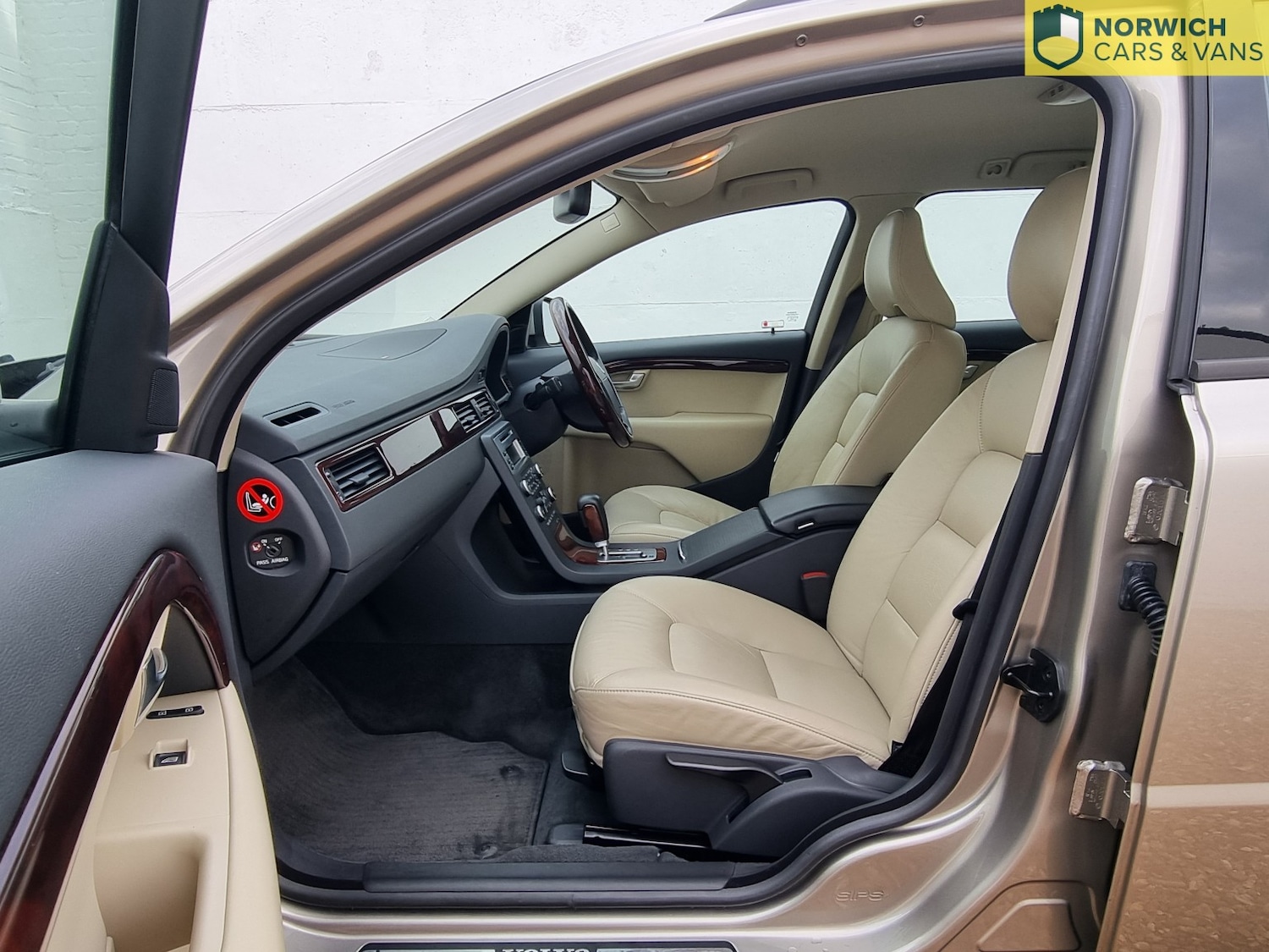 Used Volvo V70 2008 for sale - 76772645: Photo 18