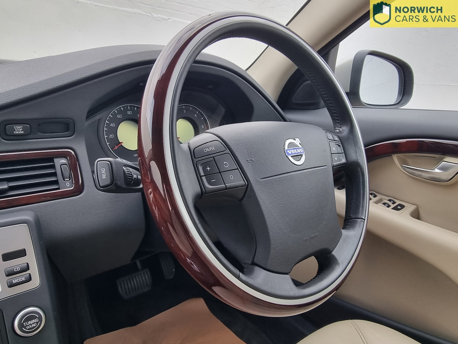 Used Volvo V70 2008 for sale - 76772645: Photo 24