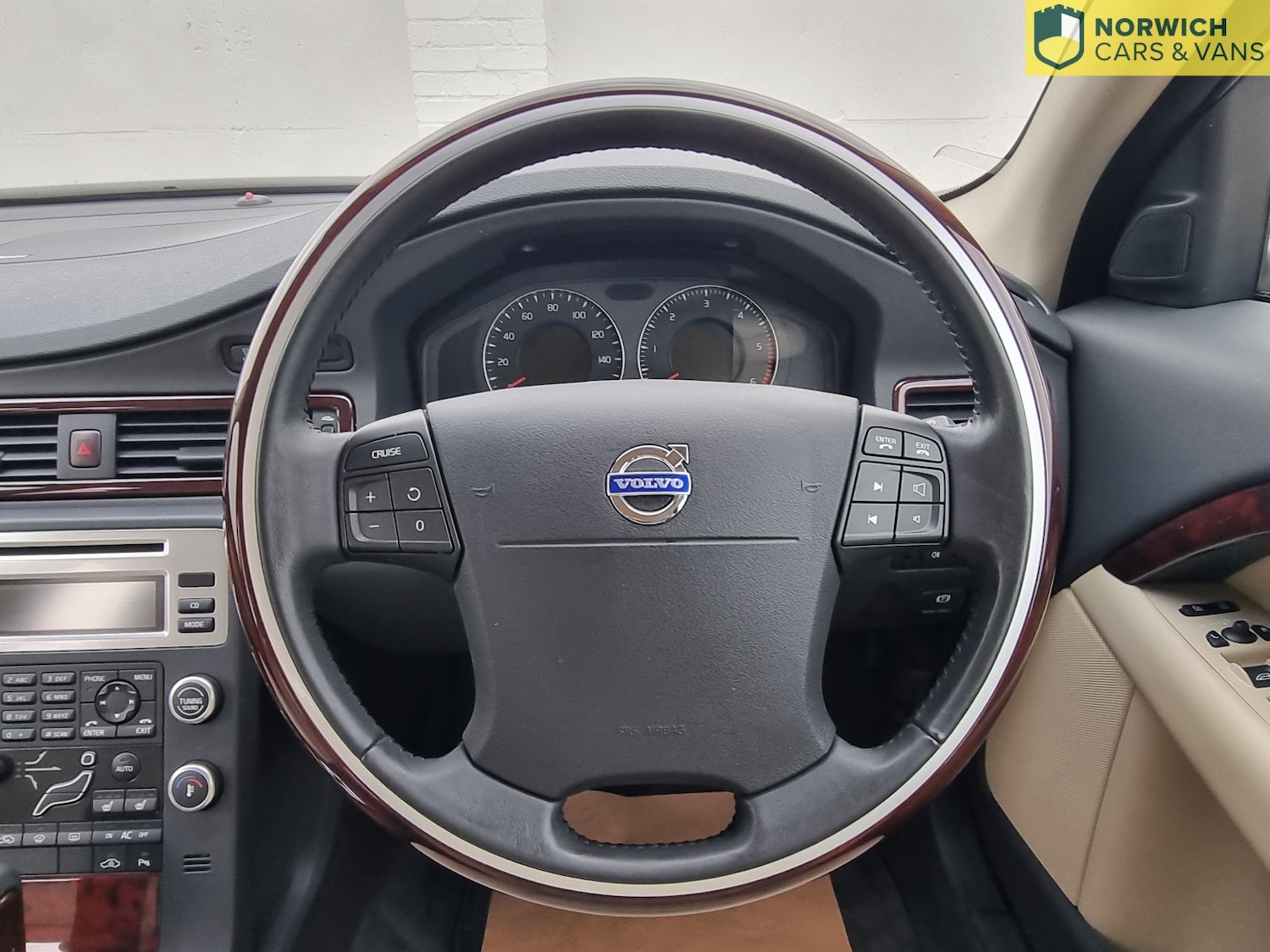 Used Volvo V70 2008 for sale - 76772645: Photo 25