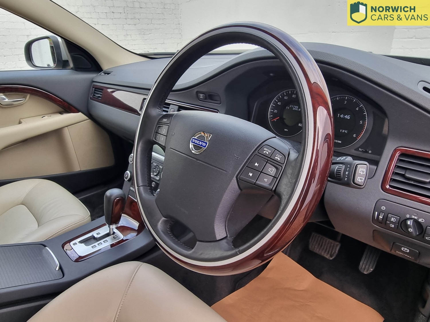 Used Volvo V70 2008 for sale - 76772645: Photo 26