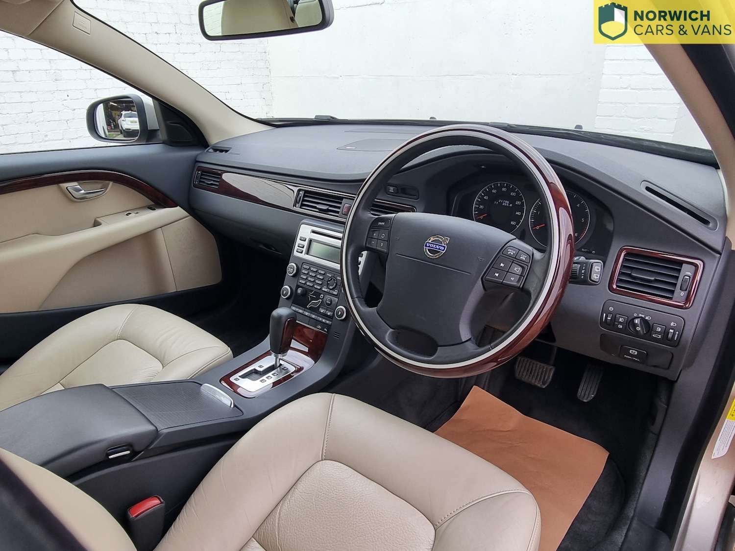 Used Volvo V70 2008 for sale - 76772645: Photo 27