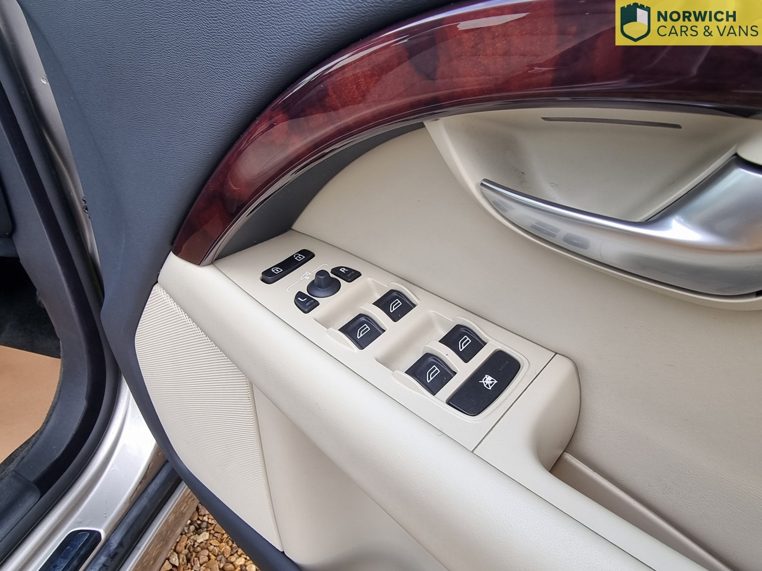 Used Volvo V70 2008 for sale - 76772645: Photo 29