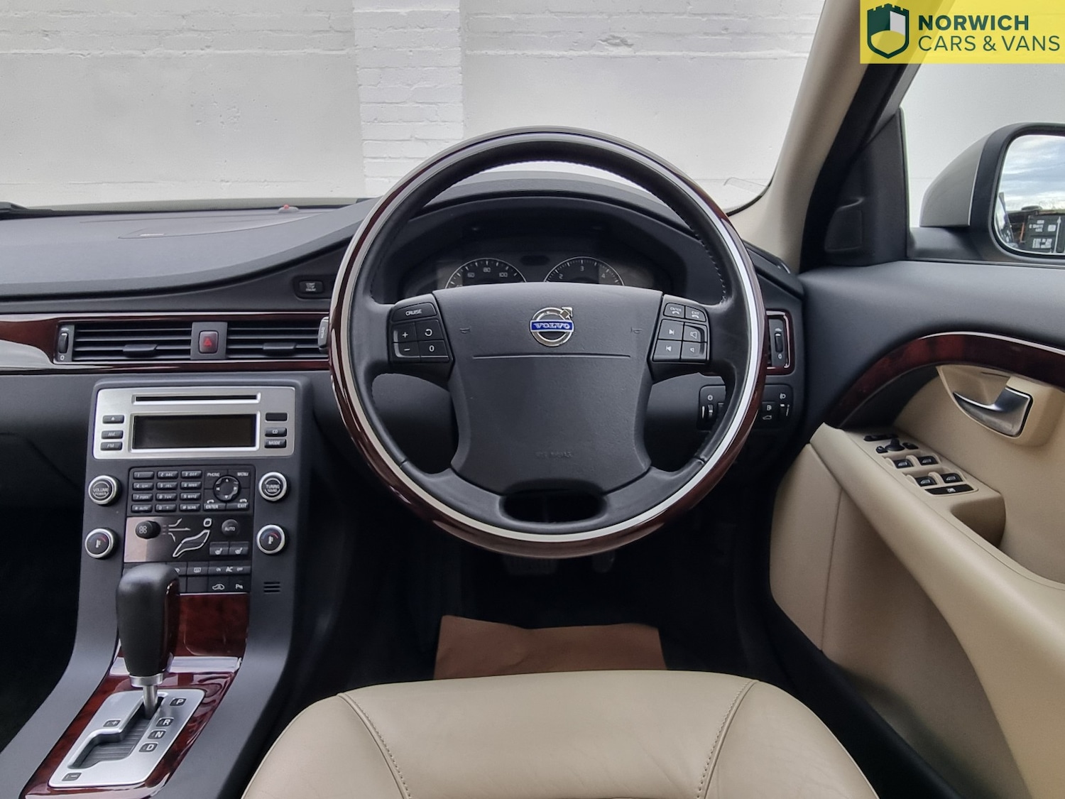 Used Volvo V70 2008 for sale - 76772645: Photo 32