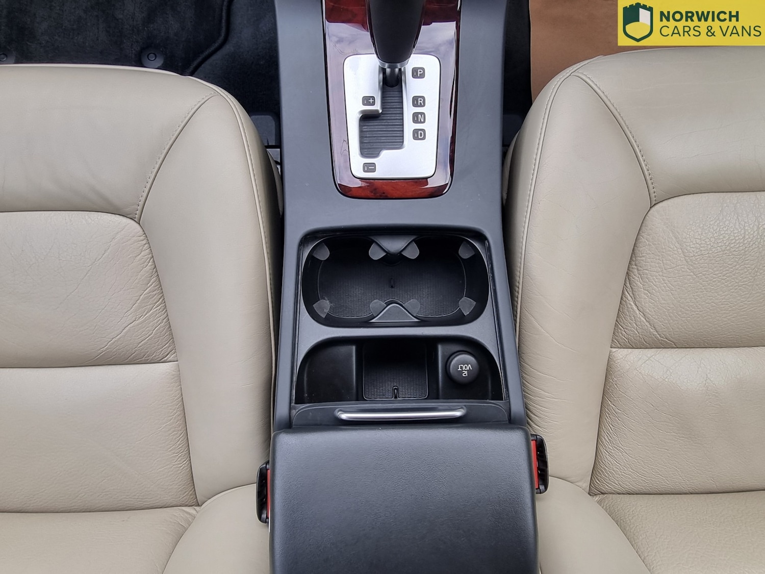 Used Volvo V70 2008 for sale - 76772645: Photo 37