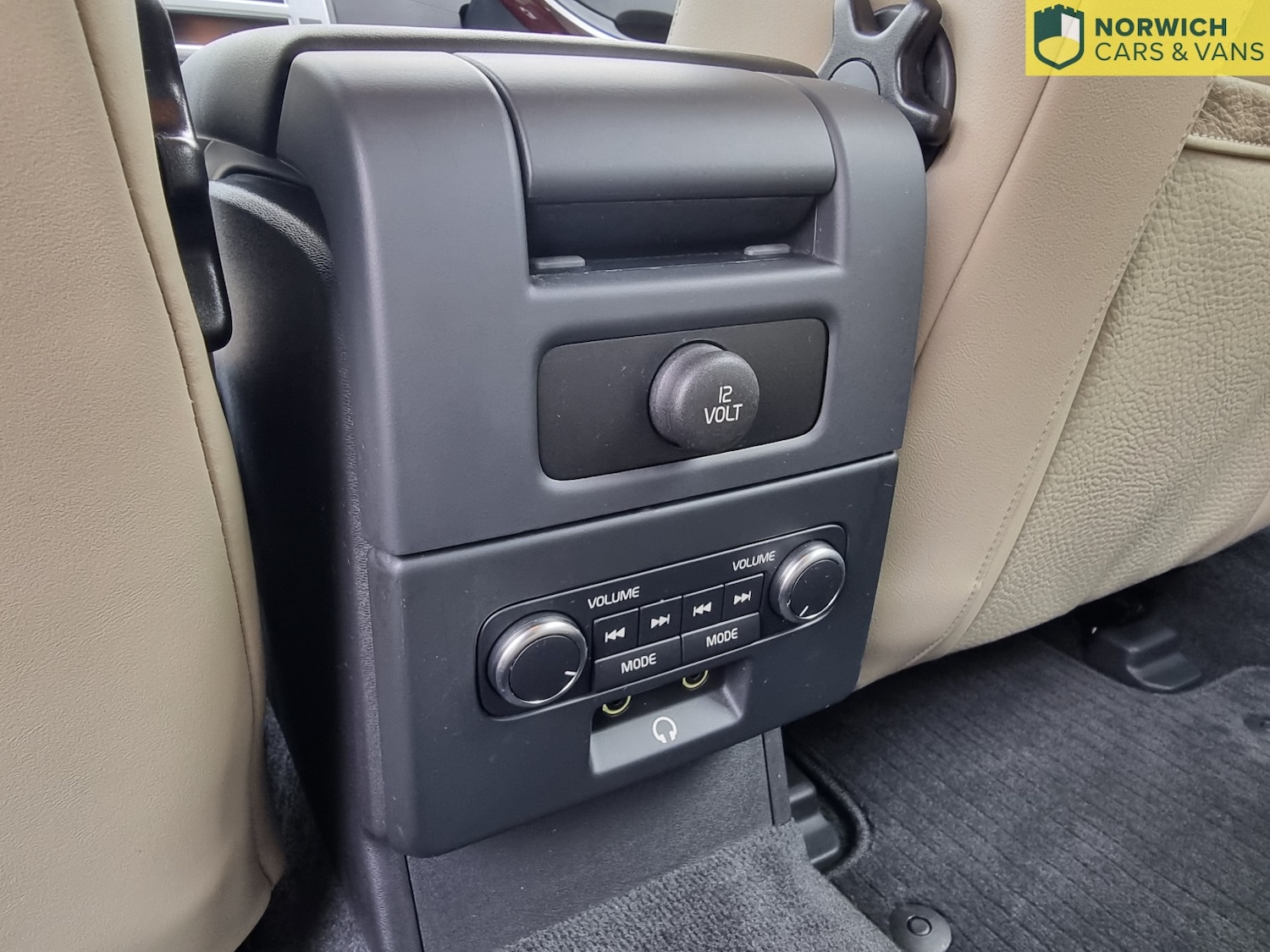 Used Volvo V70 2008 for sale - 76772645: Photo 40