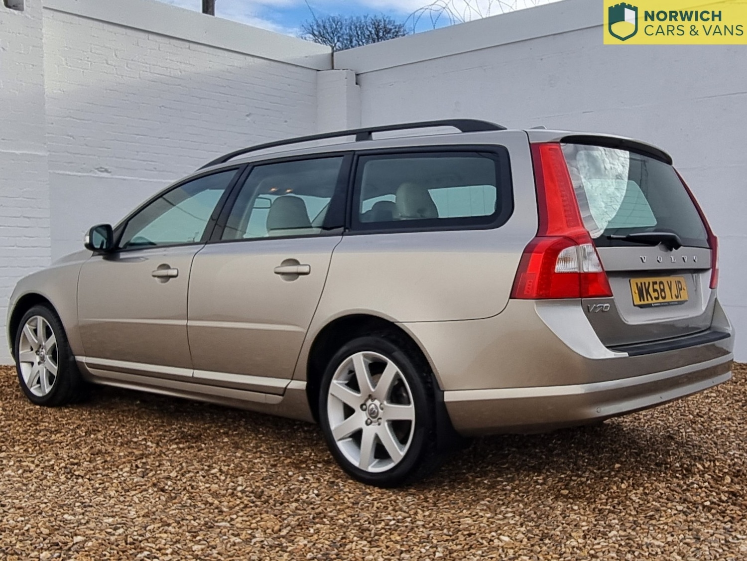 Used Volvo V70 2008 for sale - 76772645: Photo 5
