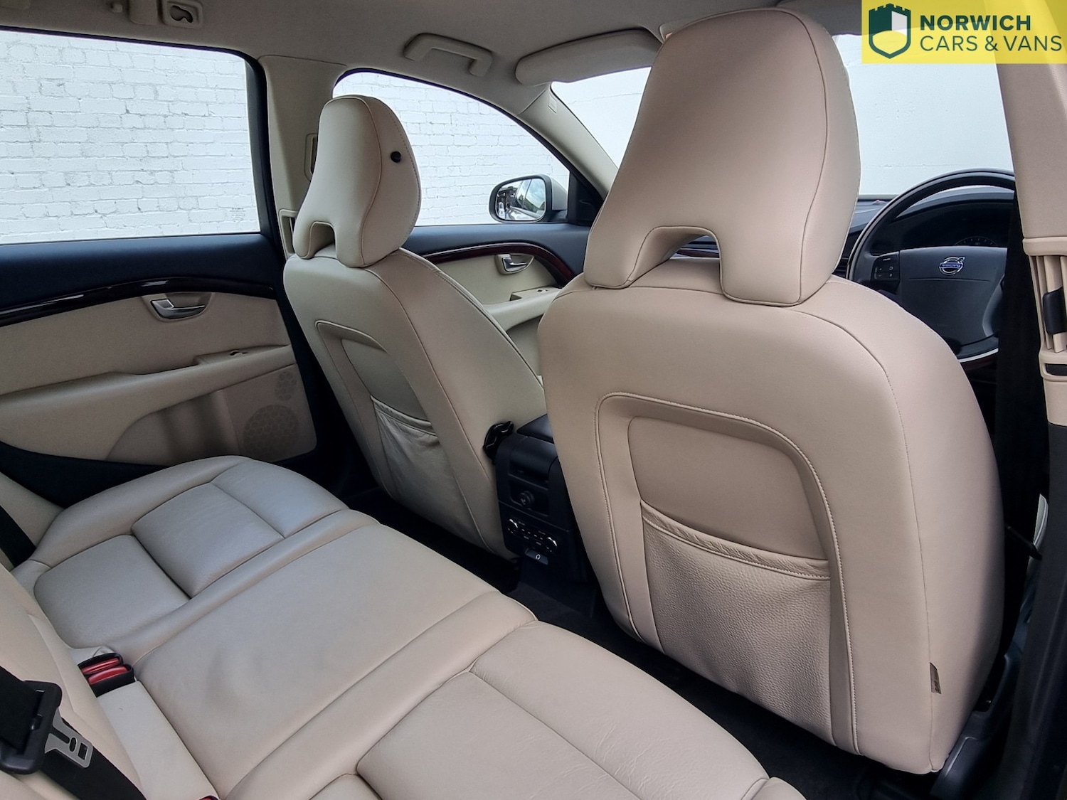 Used Volvo V70 2008 for sale - 76772645: Photo 52