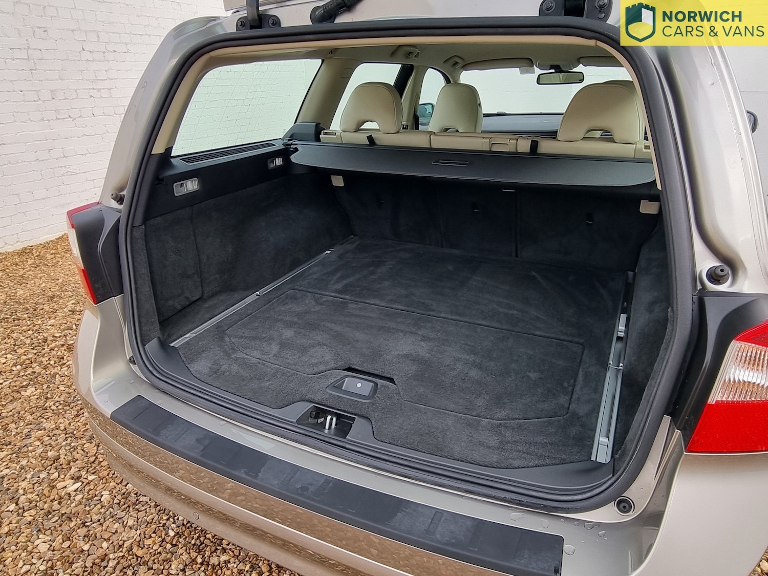 Used Volvo V70 2008 for sale - 76772645: Photo 58