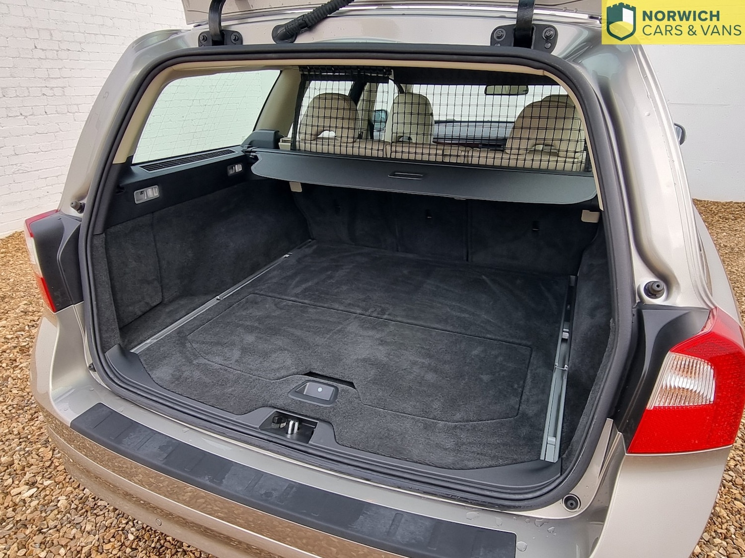 Used Volvo V70 2008 for sale - 76772645: Photo 59