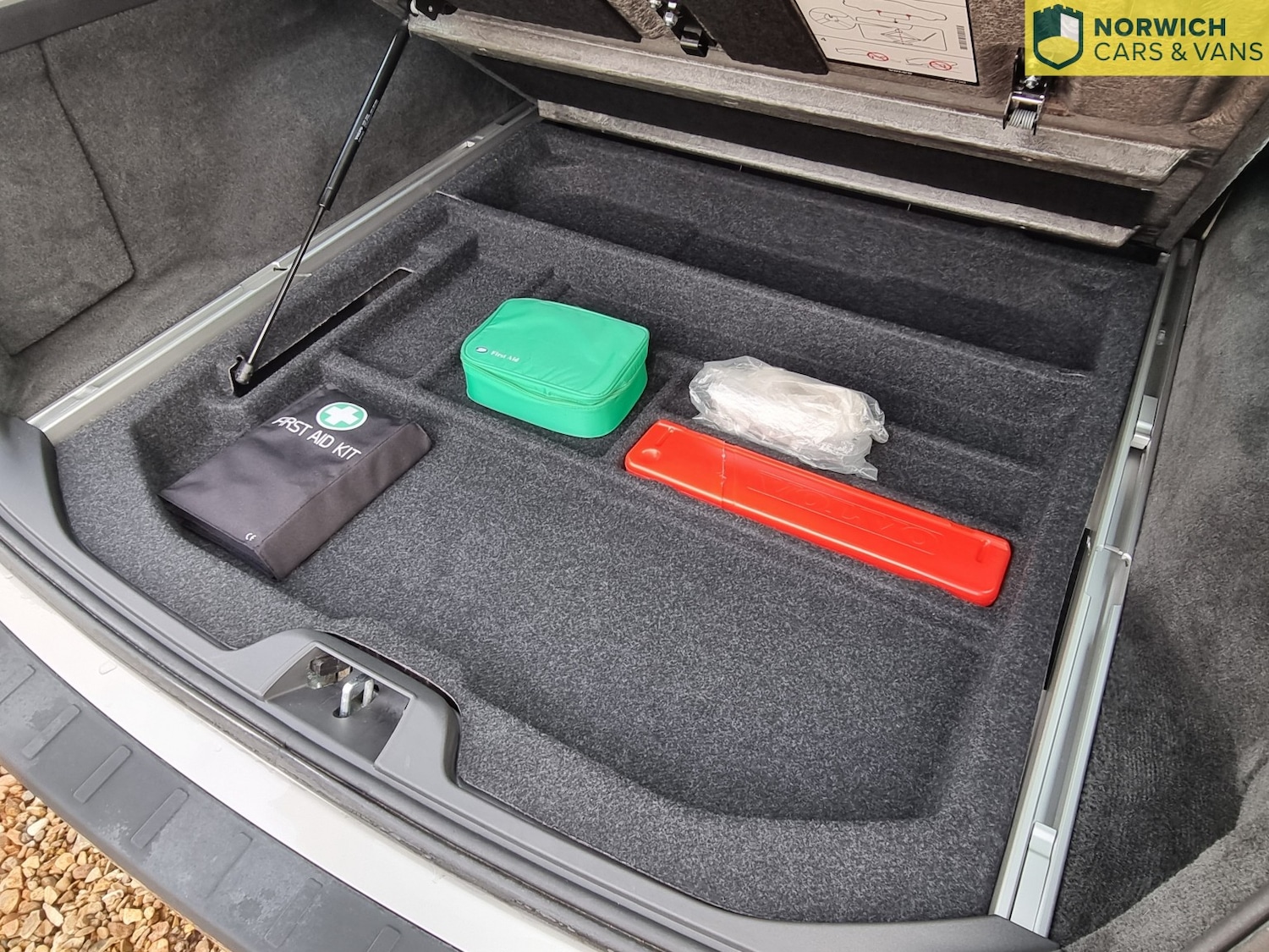 Used Volvo V70 2008 for sale - 76772645: Photo 62