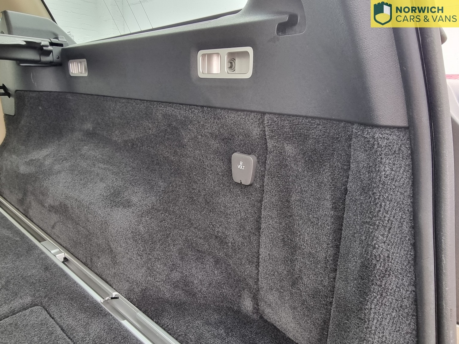 Used Volvo V70 2008 for sale - 76772645: Photo 64